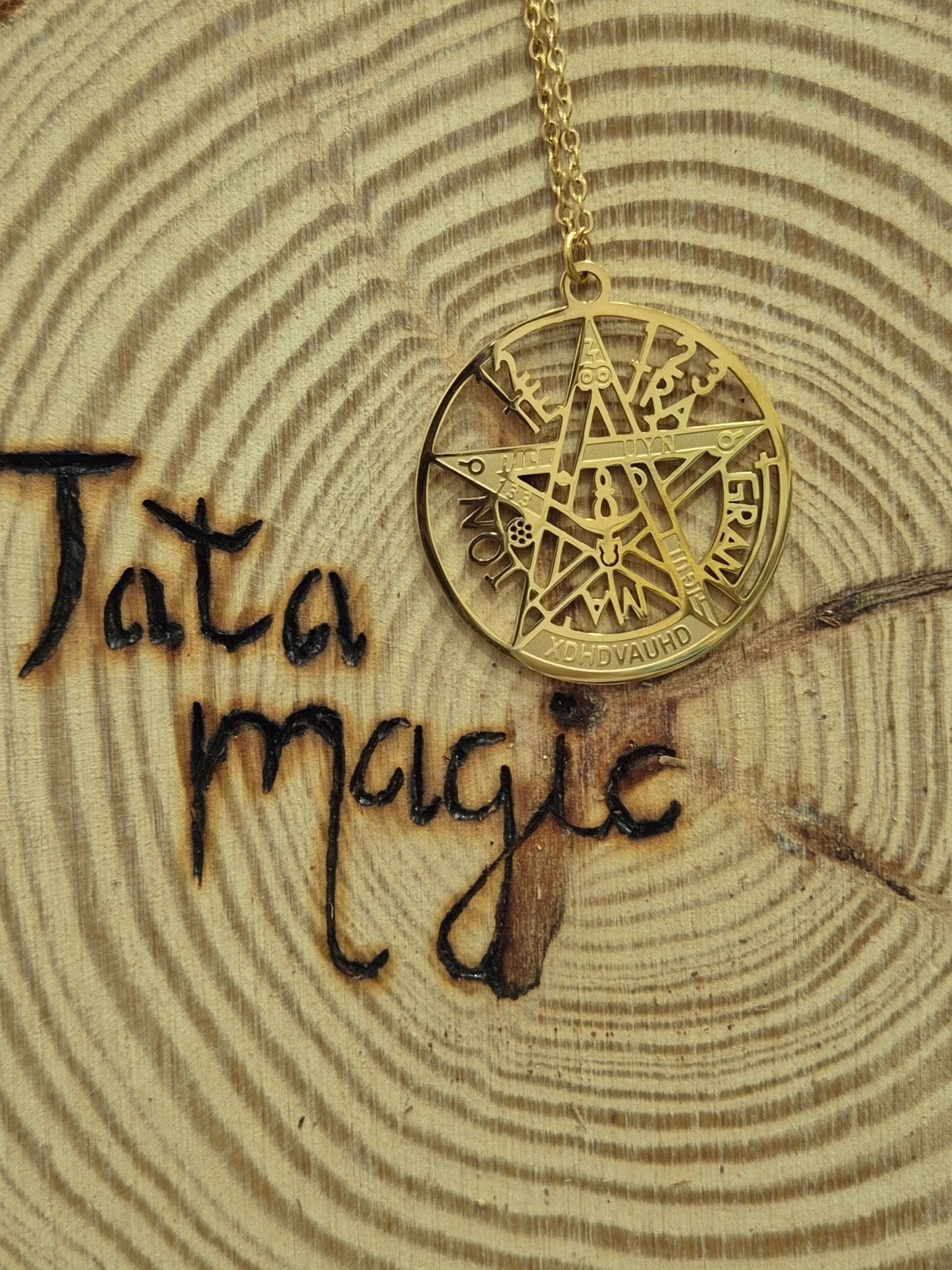 Colgante tetragramton acero dorado calado Tienda esotérica Málaga - La Tienda de Tata Magic: tienda Esotérica en Málaga